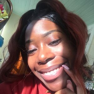 Meet your Posher, Samara